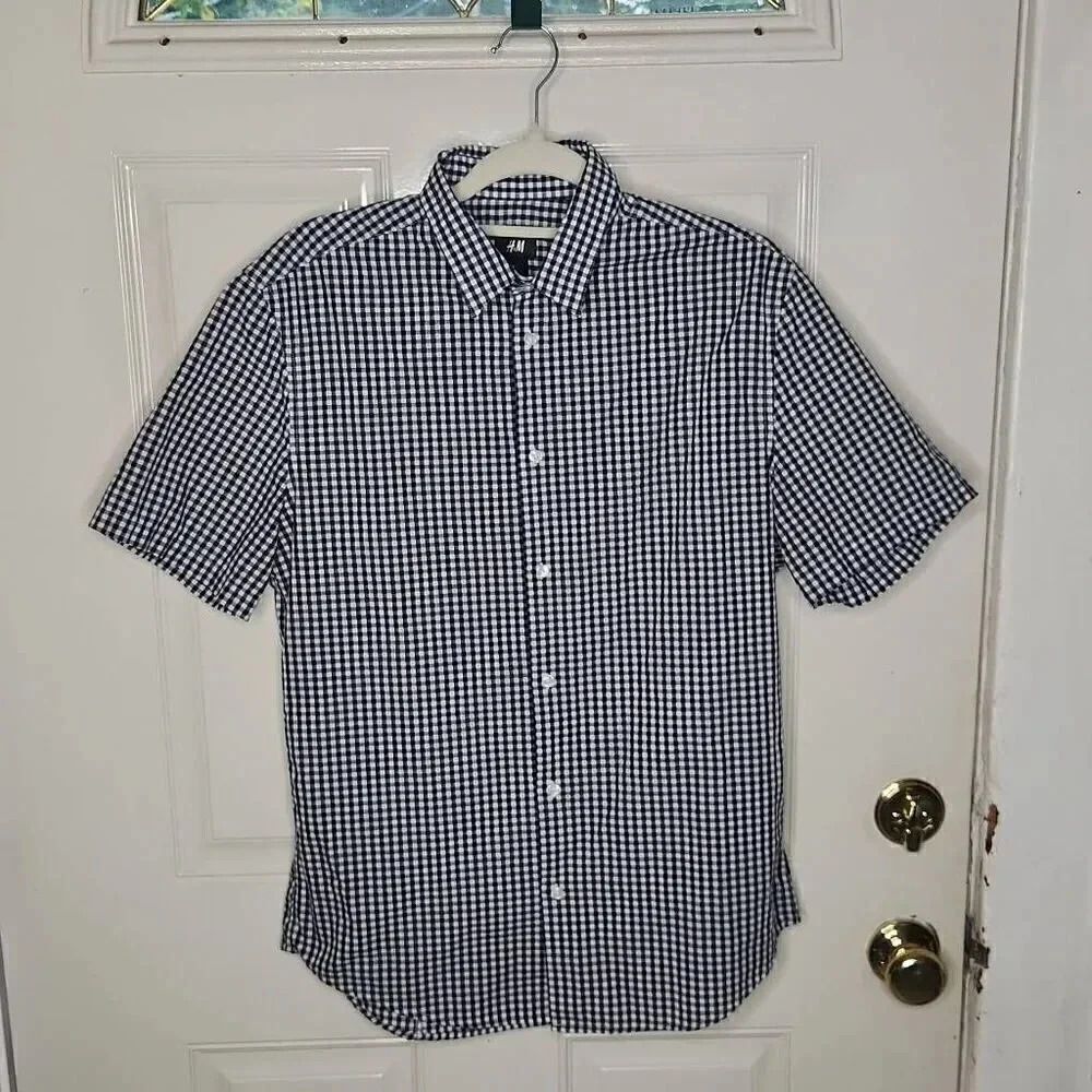 H&M short sleeve black and white checkered short sleeve men's M